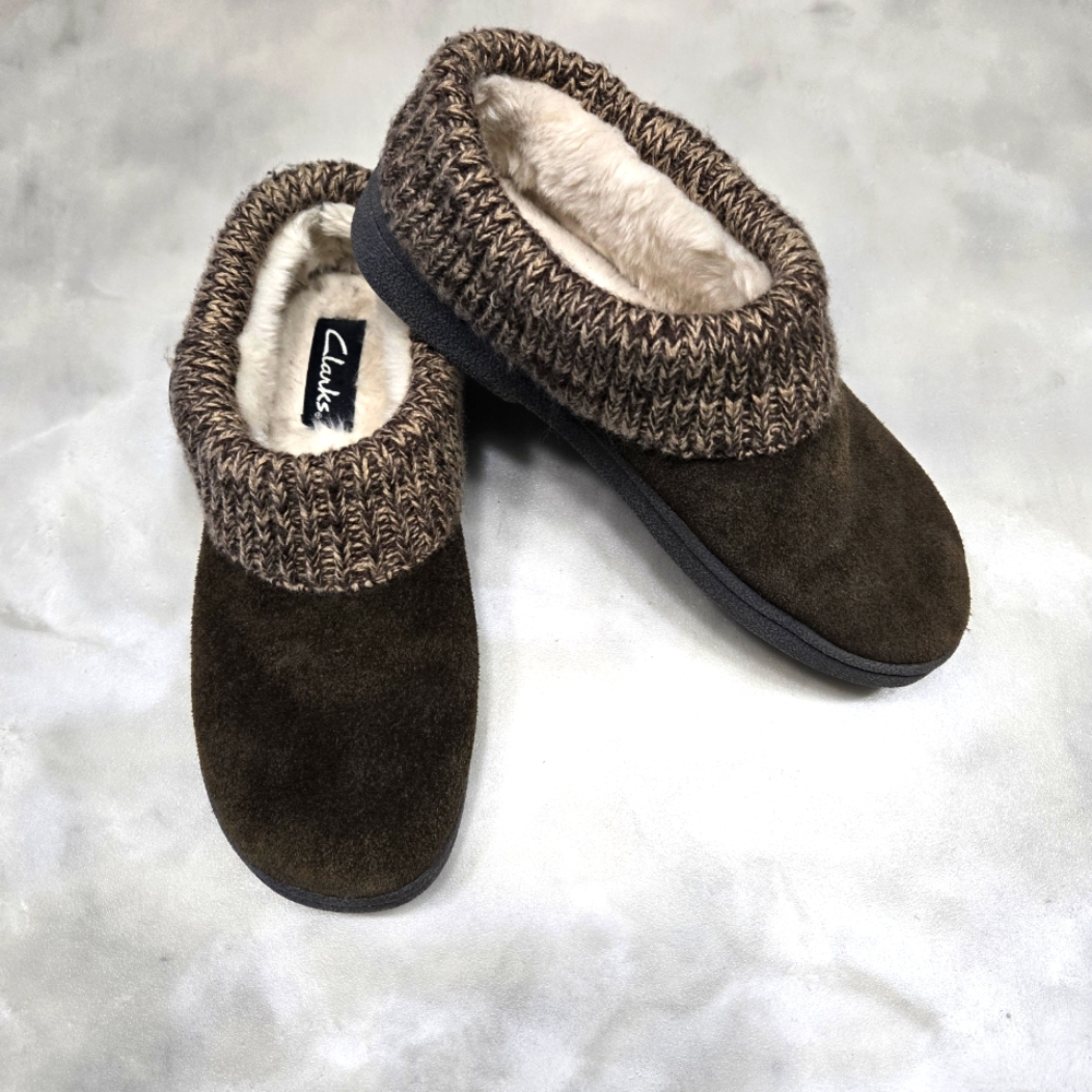 Clarks Cozy Knit-Trim Suede Upper Slip On Fall Winter Slippers Size 7M